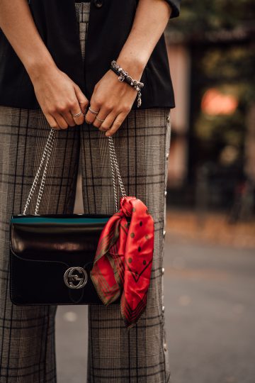 bag with neckerchief