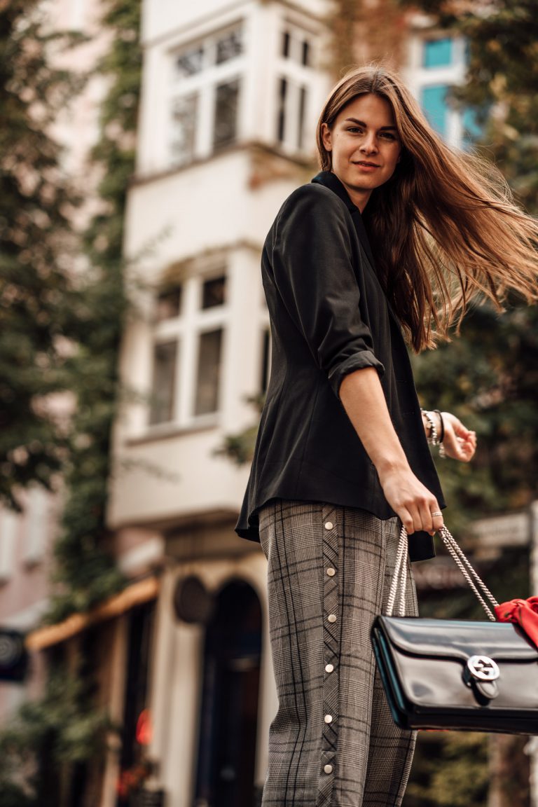 One piece, two trends: plaid button down pants || Fashionblog Berlin