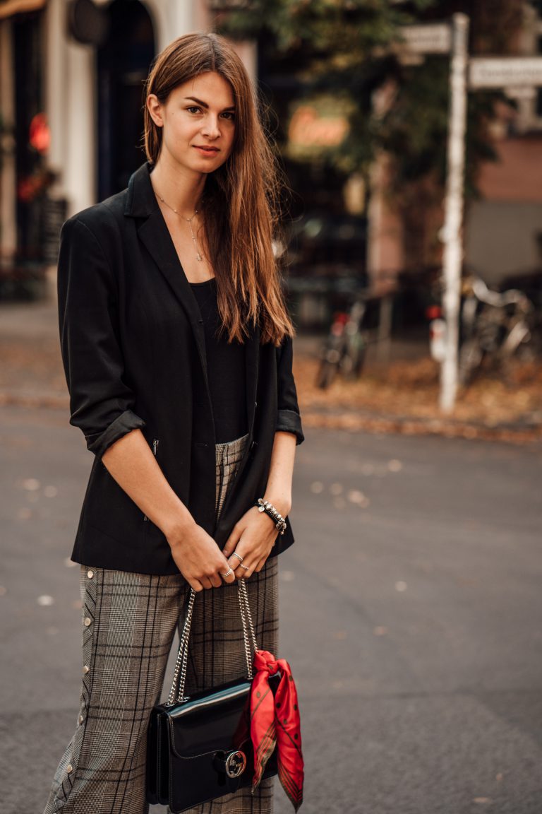 One piece, two trends: plaid button down pants || Fashionblog Berlin