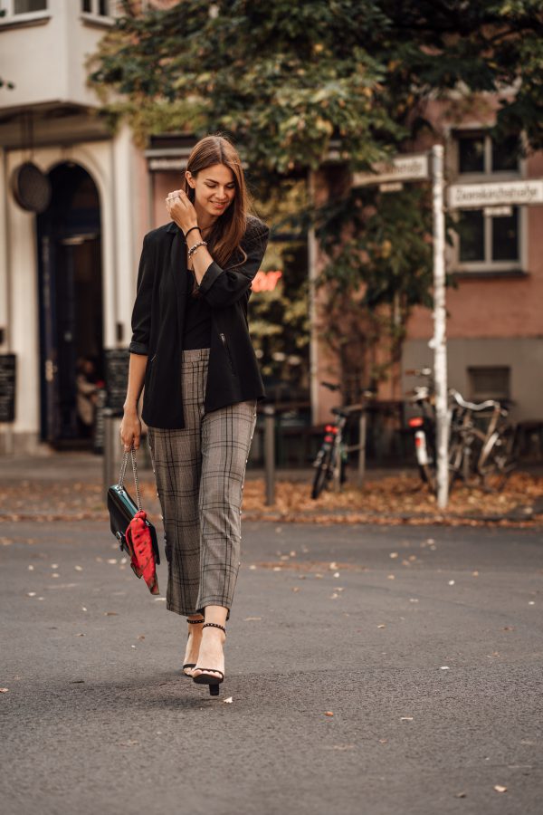 One piece, two trends: plaid button down pants || Fashionblog Berlin