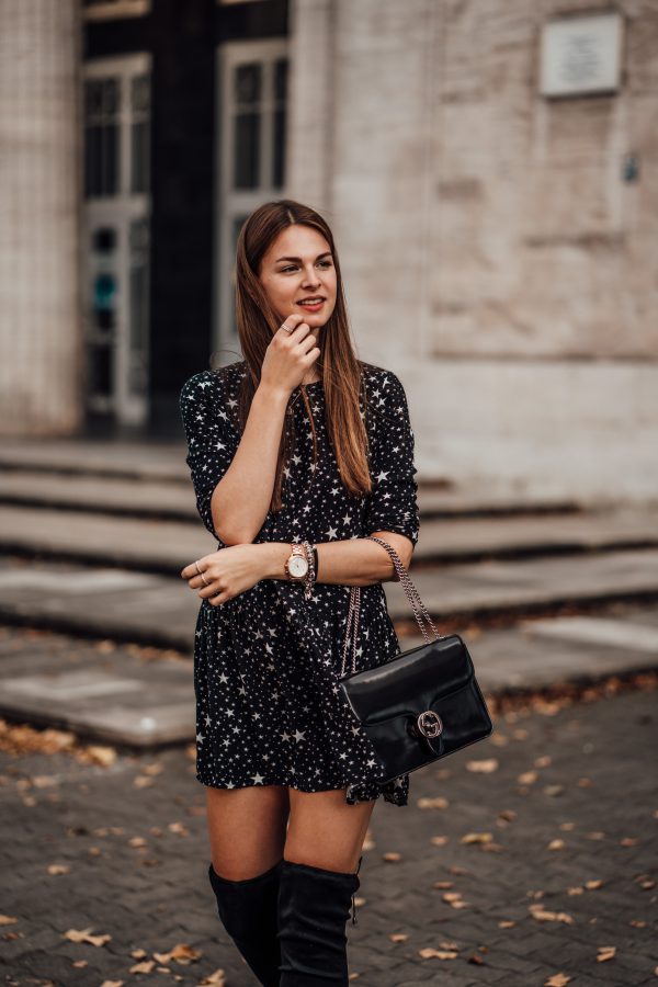 black Kleid with star pattern