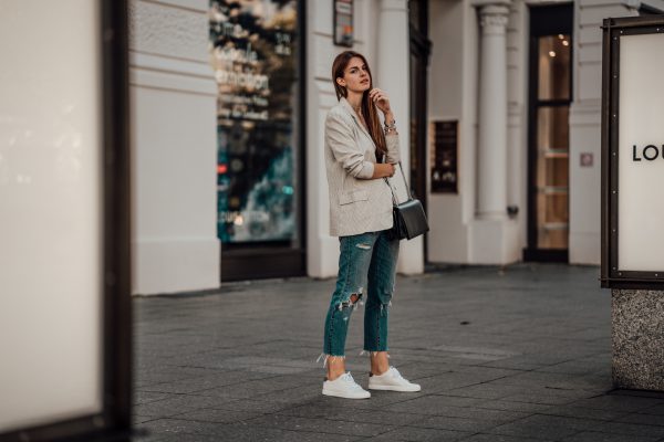 Whaelse_Fashionblog_Light_Blazer_Boyfriend_Jeans-14