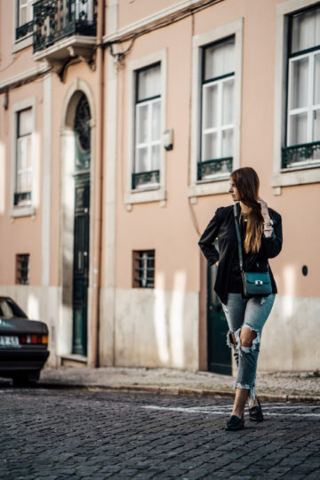Wie trägt man eine destroyed Jeans