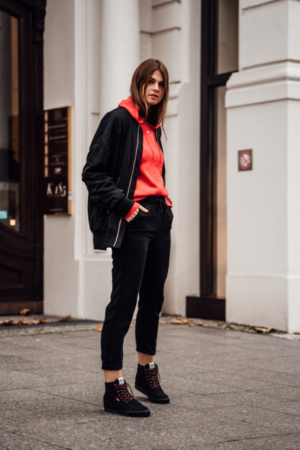 how to wear a bomber jacket in Winter