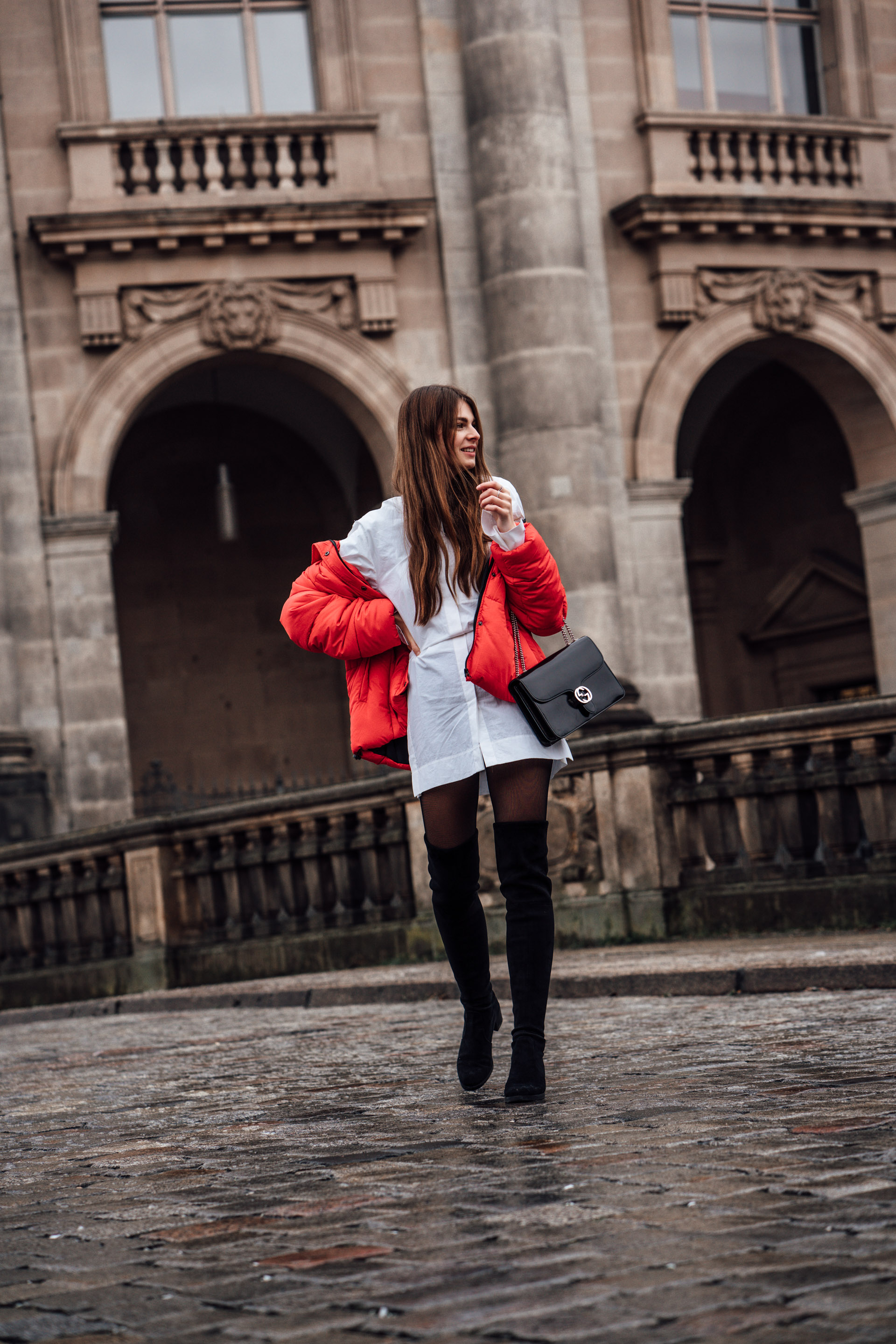 How to style a red puffer jacket || Berlin Fashion Week Streetstyle