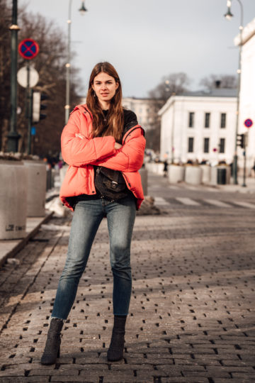 Red_Puffer_Jacket_Mom_Jeans_Turtleneck-14