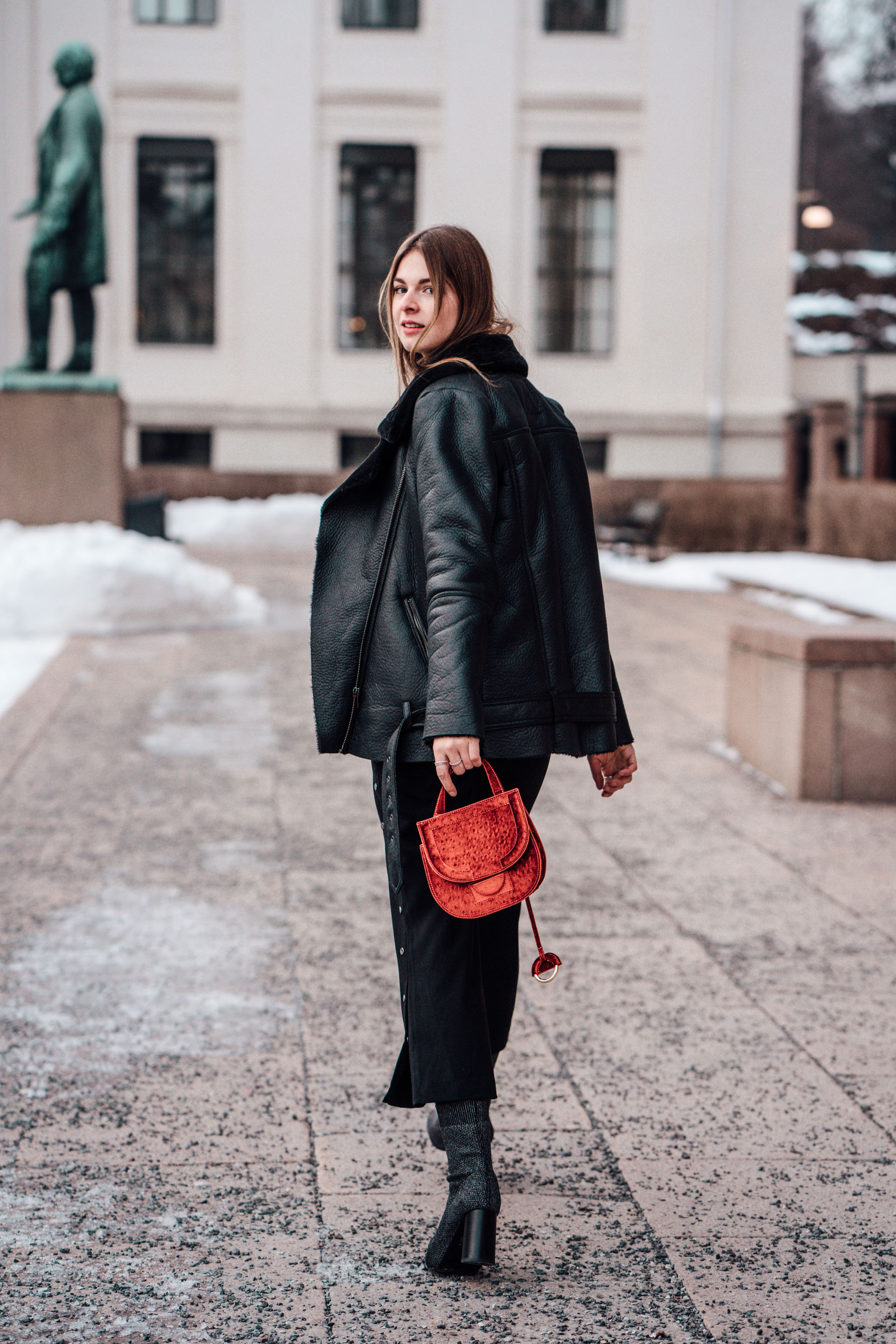Oslo Runway Outfit Red Bag combined with an all black Look Fashion
