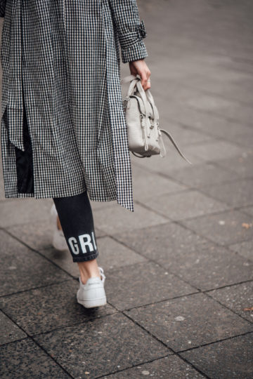 Jeans with lettering