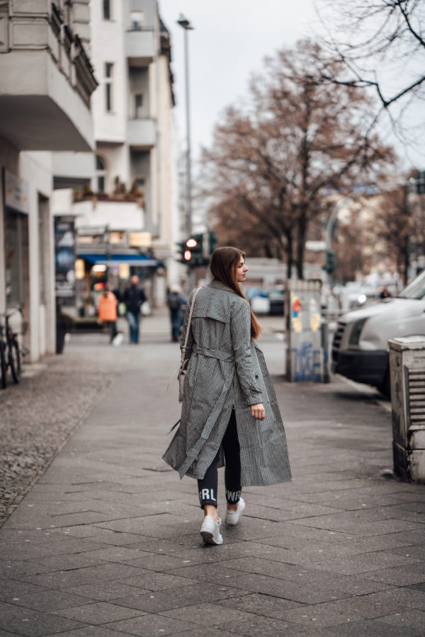 How to wear a plaid trench coat || Spring Outfit 2018 || Fashionblog Berlin