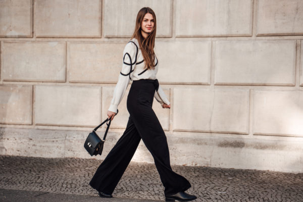 Wie kombiniert man Chelsea Boots