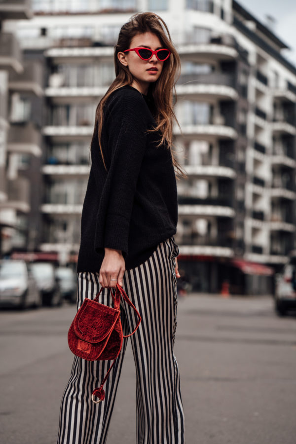 White and Blue Vertical Striped Pants Outfits For Women (41 ideas & outfits)  | Lookastic