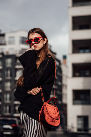 rote Accessoires für den Frühlingslook