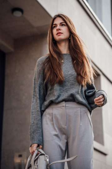 grey Vila sweater