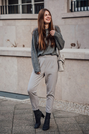 Stay Classy: Wear These Neutral Outfits (Instead Of All Black) - The Mom  Edit