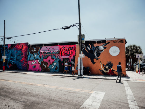 Miami-Wynwood-Playsuit-Beltbag-Travel-Look-25