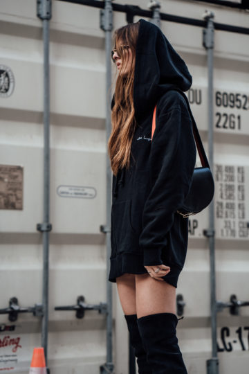 Overknees-Outfit-Oversized-Hoodie-21