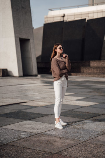 70+ Chic White Pants Outfit Ideas For Women [2023]: How To Wear White Pants  - Girl Shares Tips