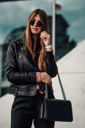 how to combine a leather jacket