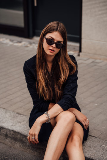 how to style black sunnies