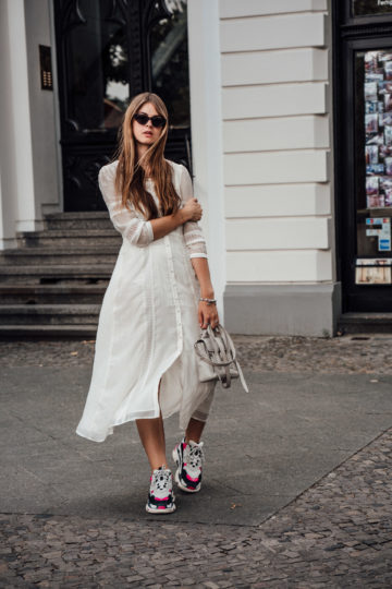 WeiÃes Kleid mit Spitze