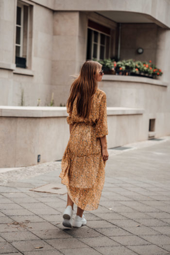Fashion Week Outfit: yellow dress and ugly sneakers || Fashionblog Berlin