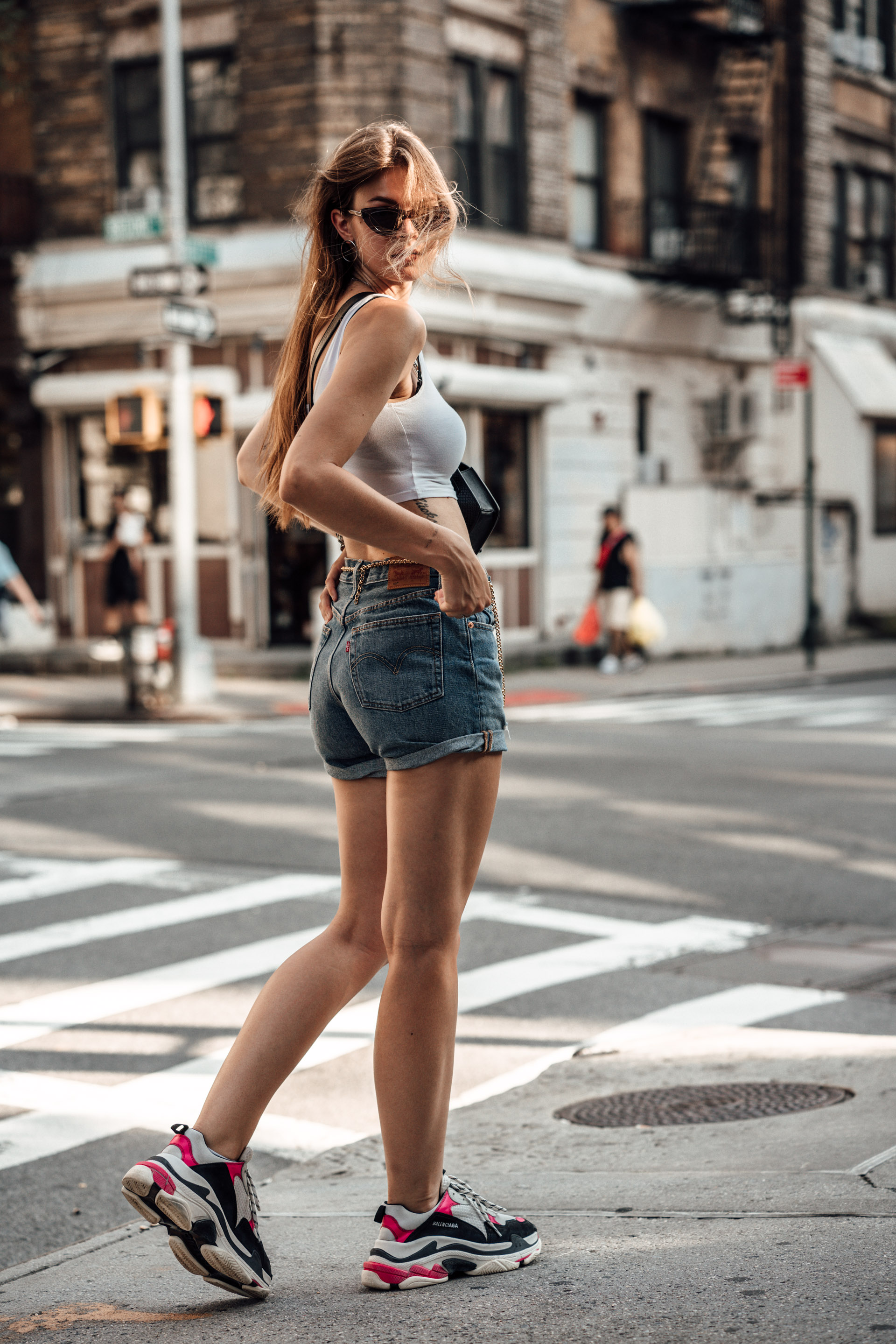 New York Streetstyle Denim Shorts and Crop Tops Fashionblog Berlin