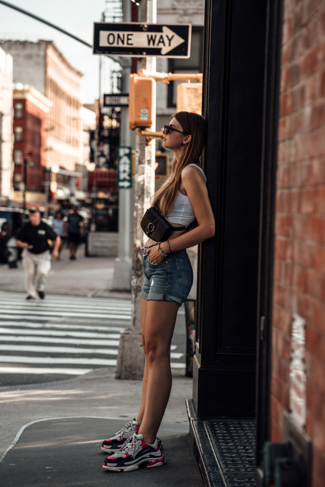New York Streetstyle Denim Shorts and Crop Tops Fashionblog Berlin