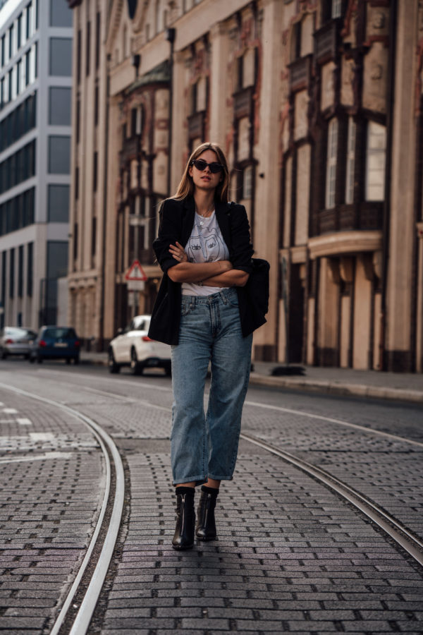 Casual Chic Autumn Outfit: Baggy Pants and Blazer || Fashionblog Berlin