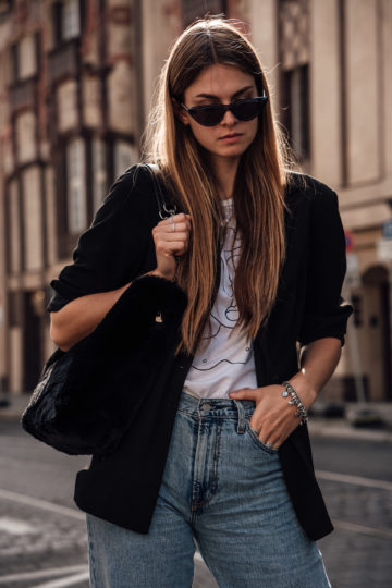 Bag with faux fur