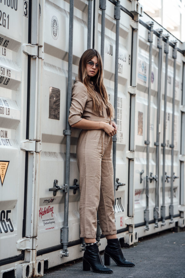 how to wear an Overall