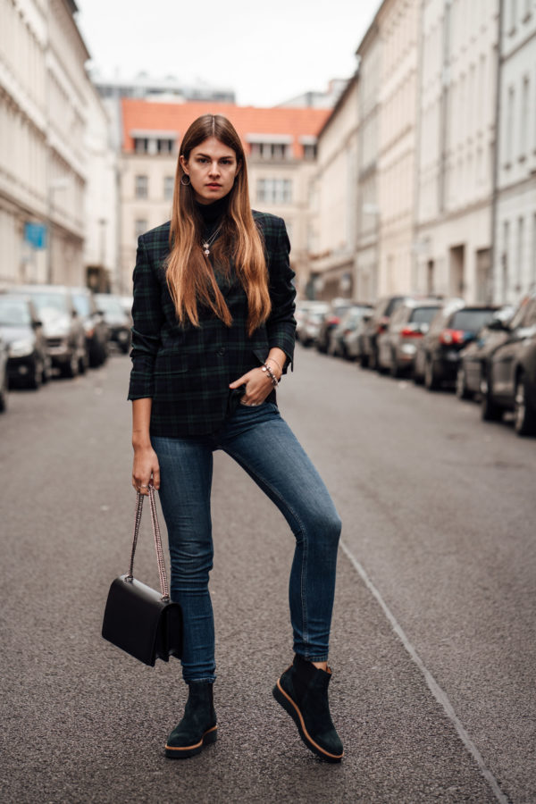 casual chic office outfit