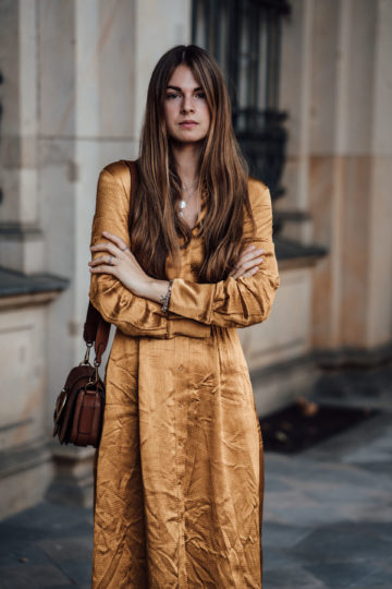 how to wear a mustard dress