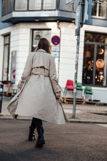 long, oversized Trenchcoat