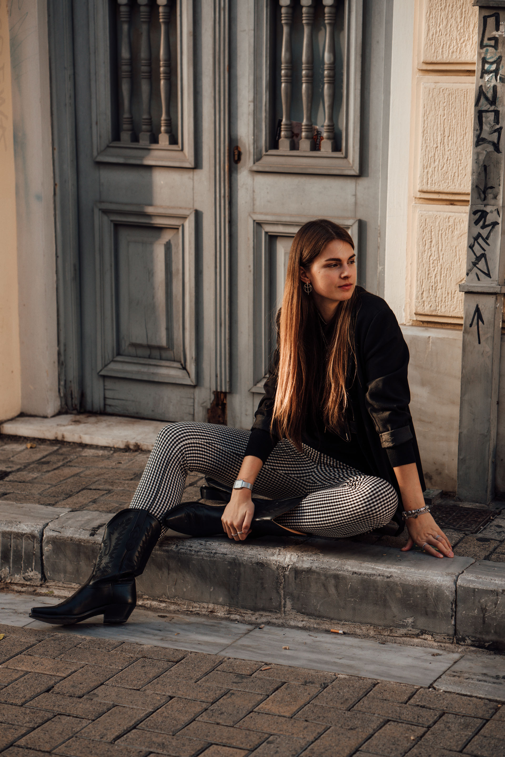 Combining Cowboy Boots with Plaid Pants Fashionblog Berlin