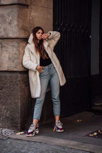 white sneakers winter outfit