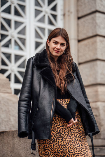 Wie trägt man eine Shearling Jacke