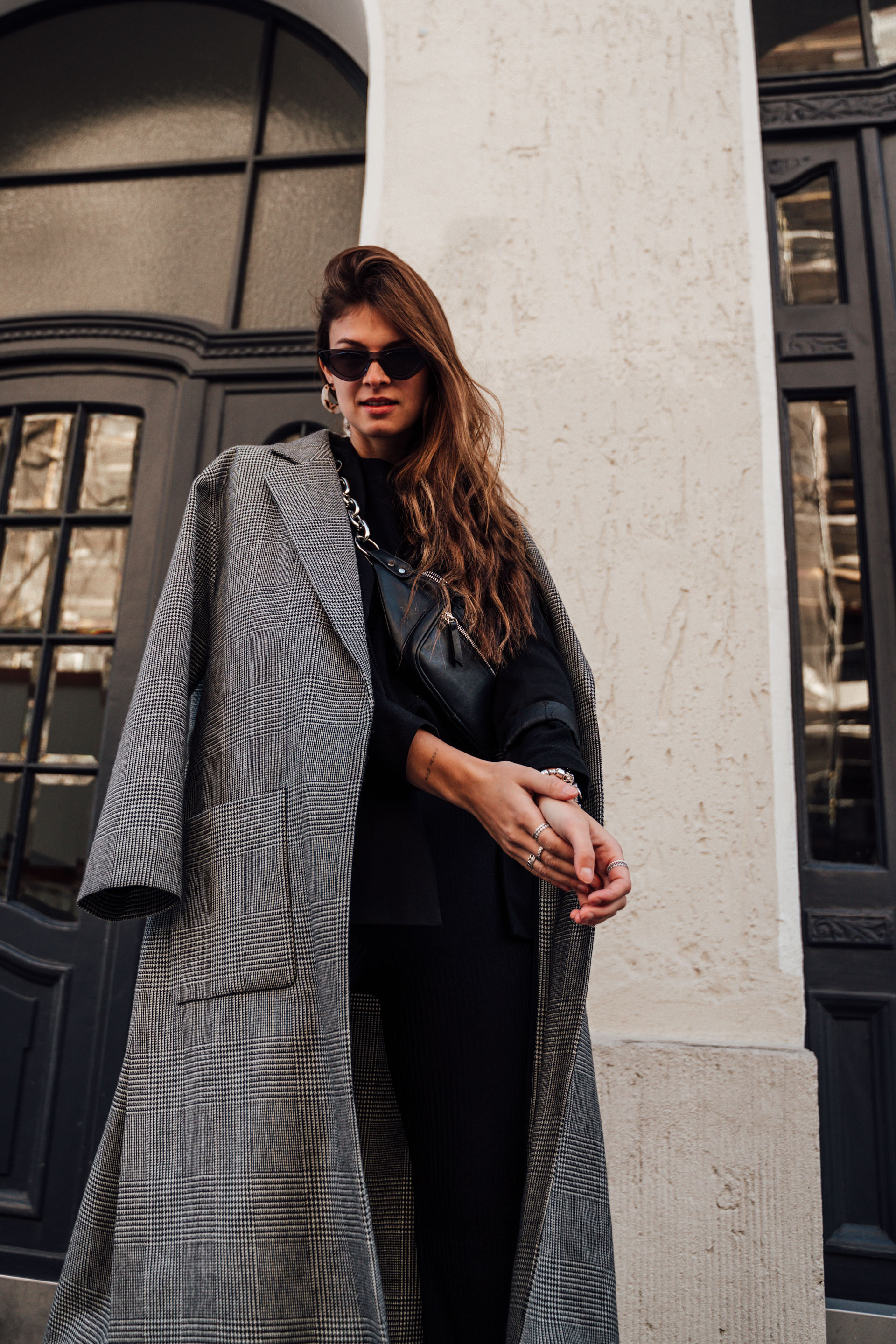 Casual Spring Outfit Long grey coat and an all black look