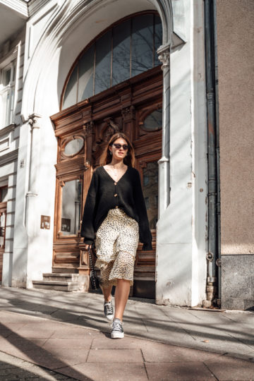 how to style a midi skirt