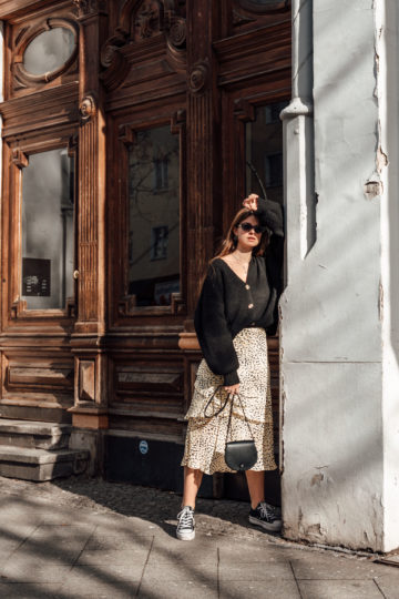 Spring Outfit: Midi Skirt and Cardigan || Fashionblog Berlin