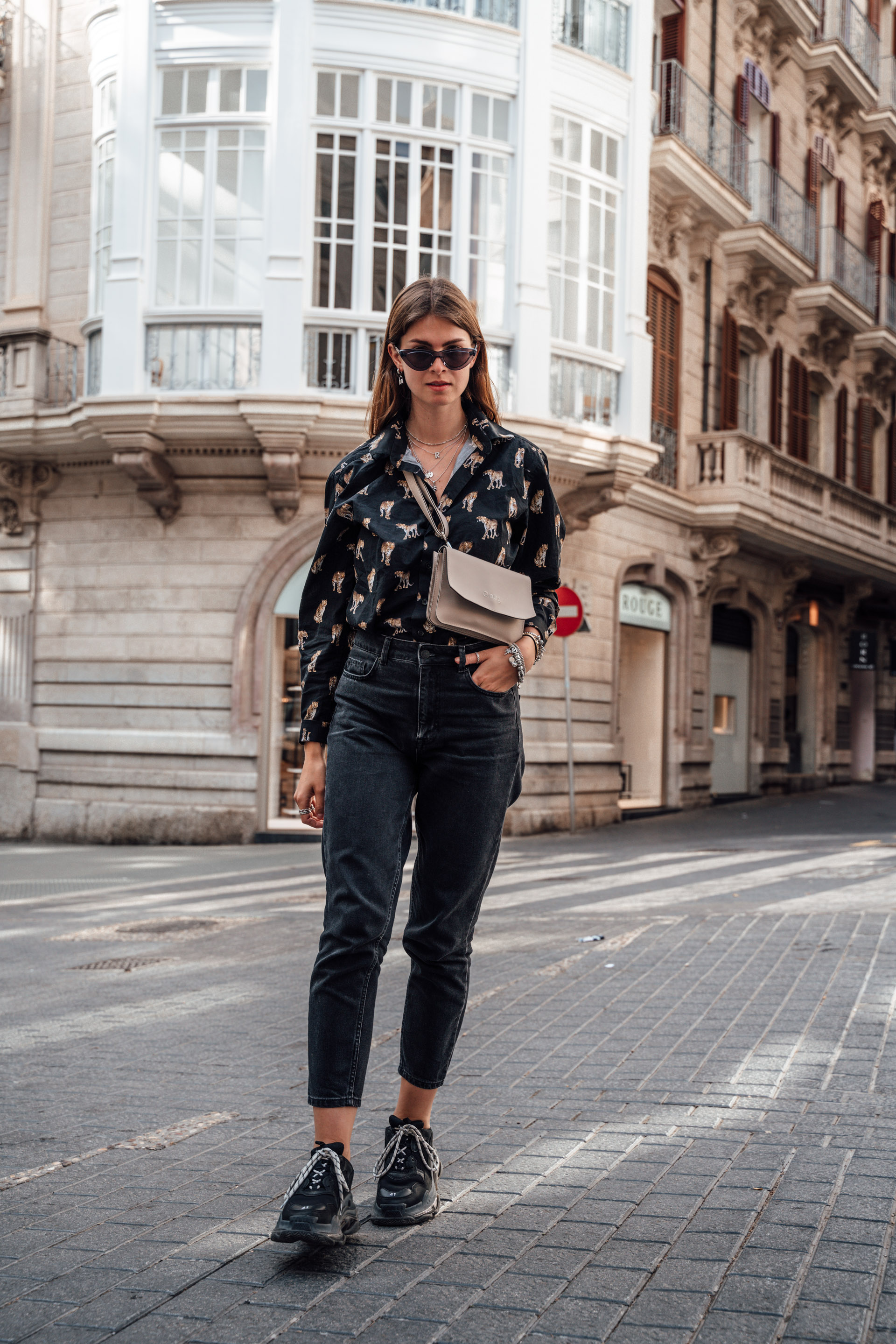 Two different ways to wear a belt bag