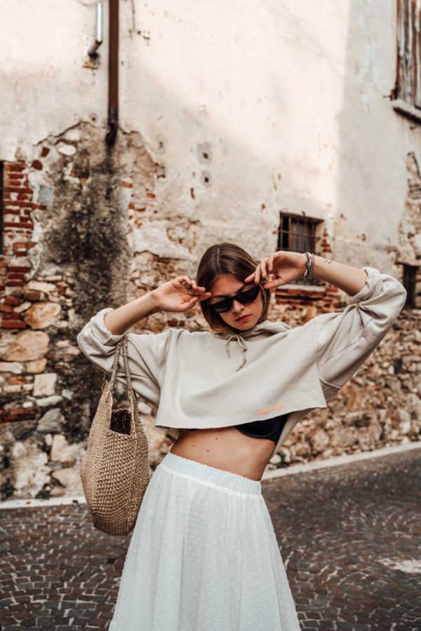 Cropped Hoodie combined with an Asymmetric Skirt || Fashionblog Berlin