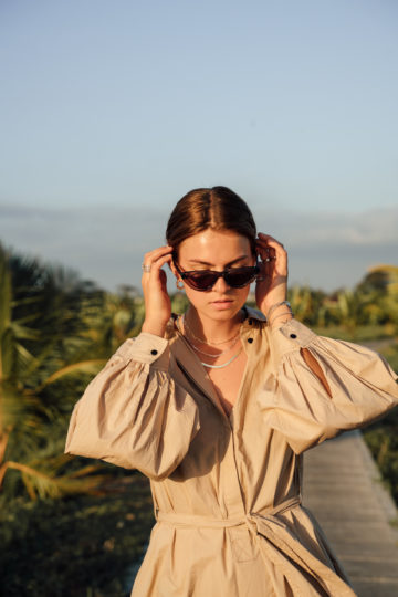 dress with puffy sleeves