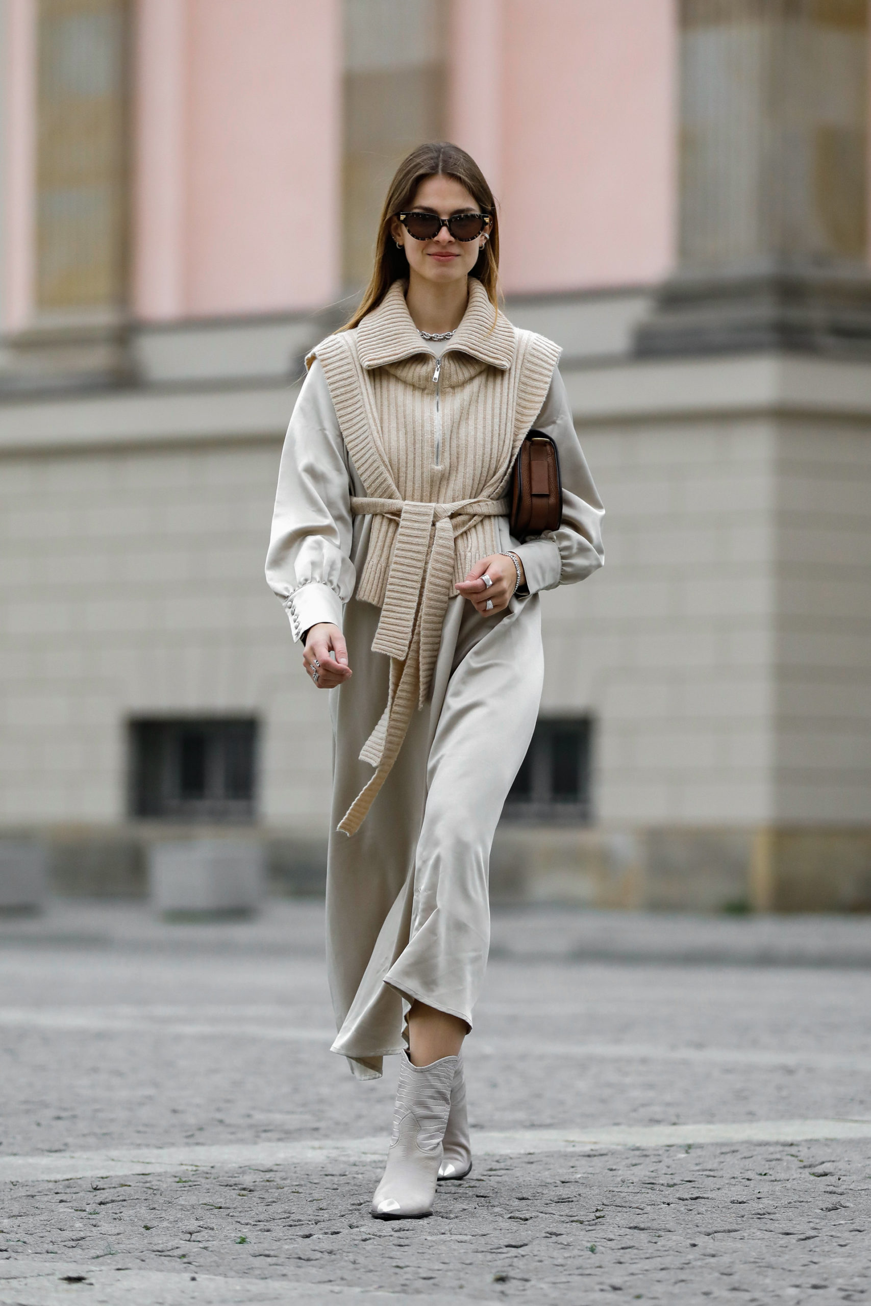 Bon\u2019a Parte Knitted Vest brown casual look Fashion Vests Knitted Vests Bon’a Parte 