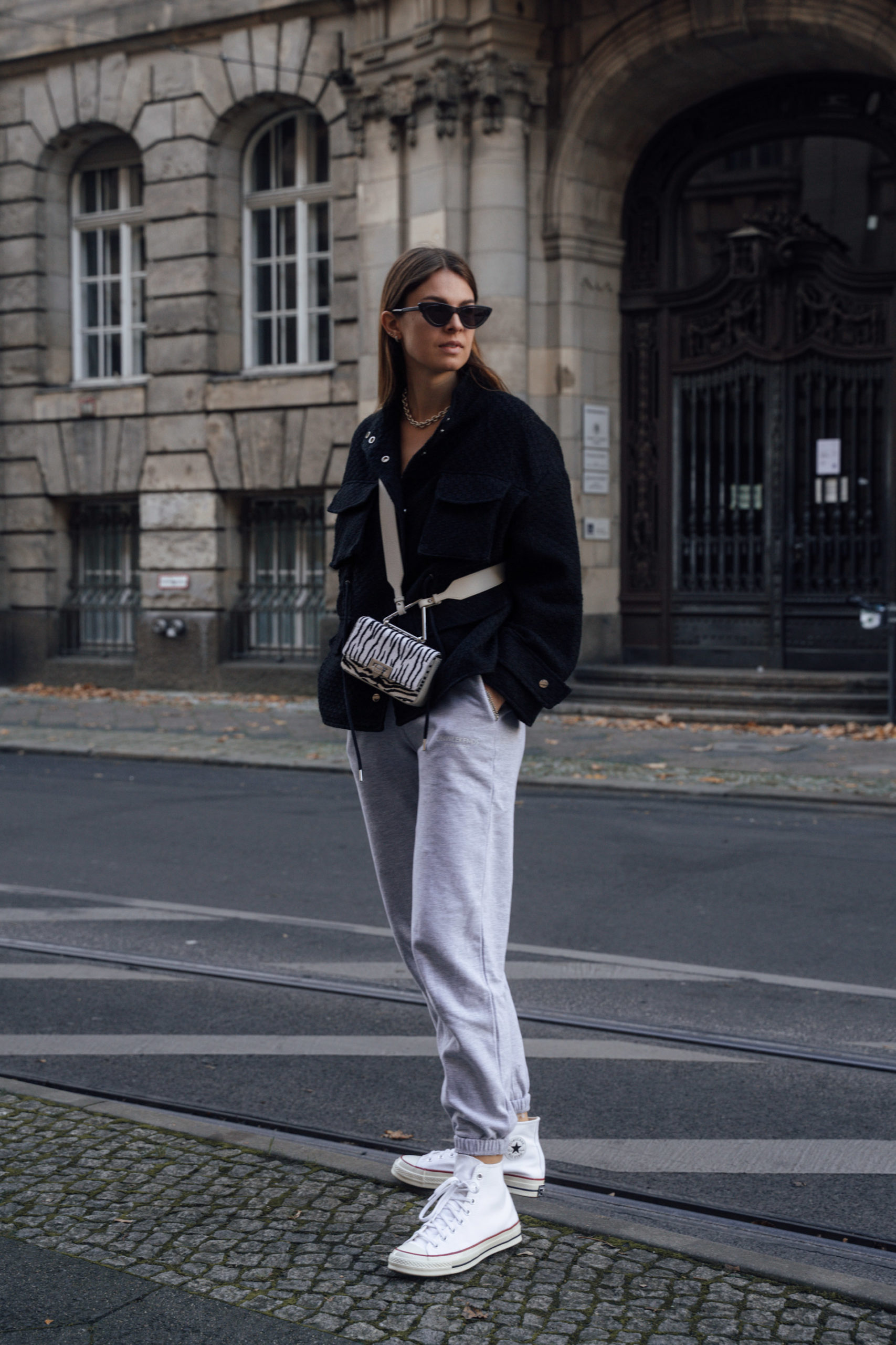 Outfit ideas for the sweatpants trend 2021 - How to wear sweatpants